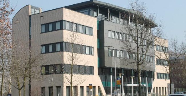 Pijnklachten?  Niet gelijk opereren…