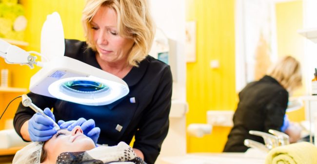 De comeback van de permanente make-up