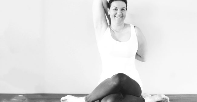 Hoe yoga hoofdpijn kan aanpakken