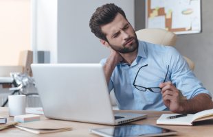 Steek je nek niet langer uit