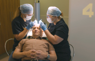 Vervolgbehandeling na haartransplantatie