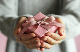 Het verhaal achter verjaardag cadeaus
